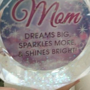 Meet your Posher, Cassandra